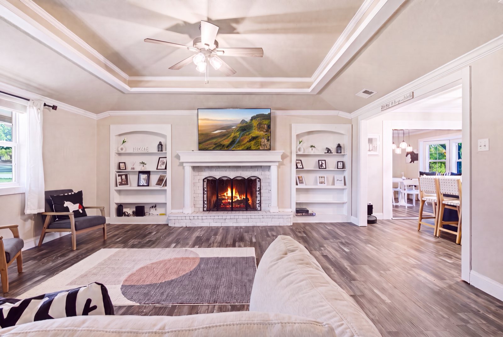 Living room with natural light, Ellis County