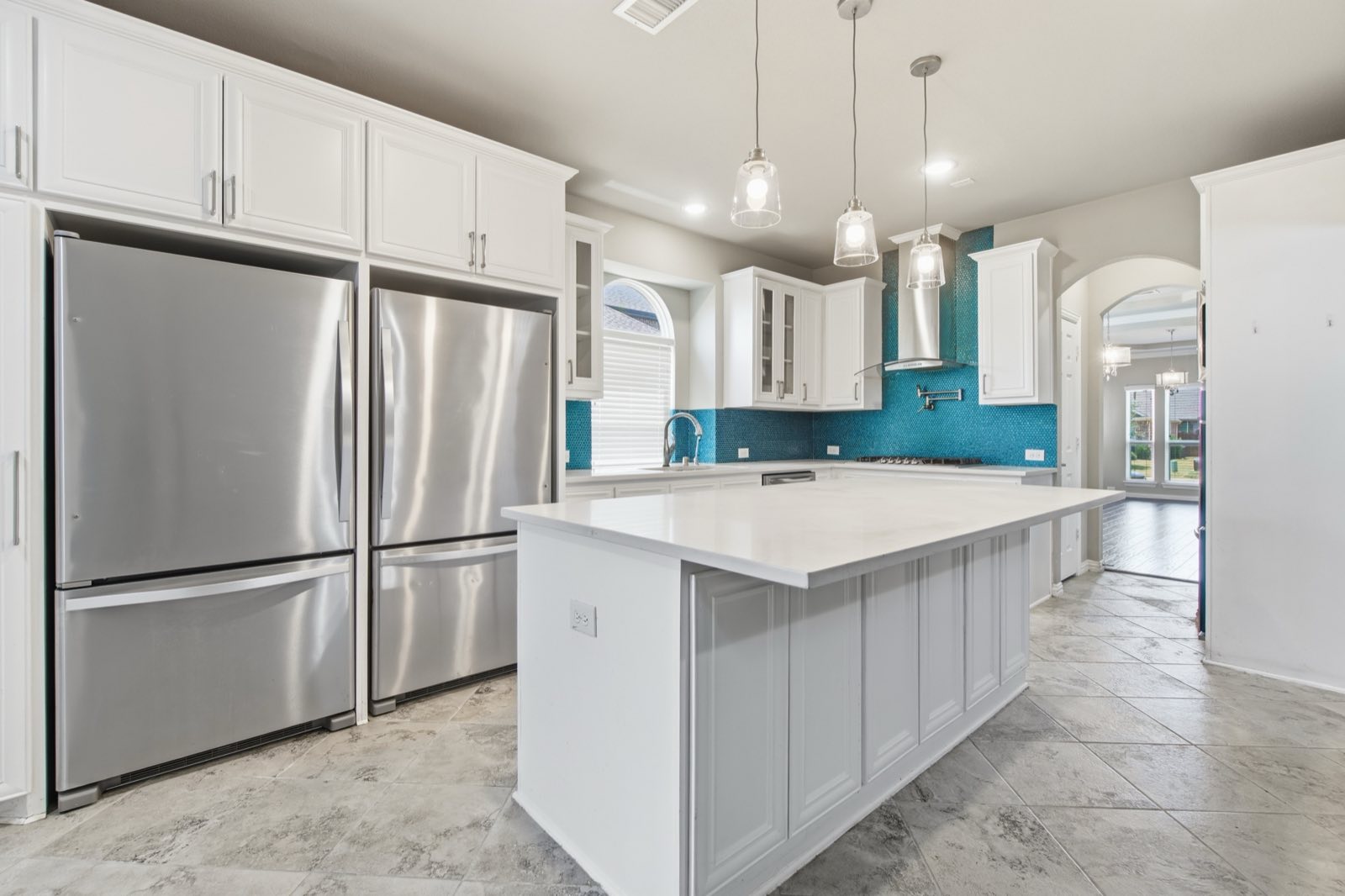 Kitchen with island, finished in natural light, Ellis County